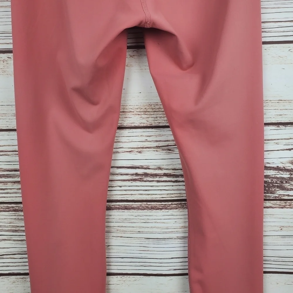 Lululemon Womens Size 8 Wunder Train HR 25